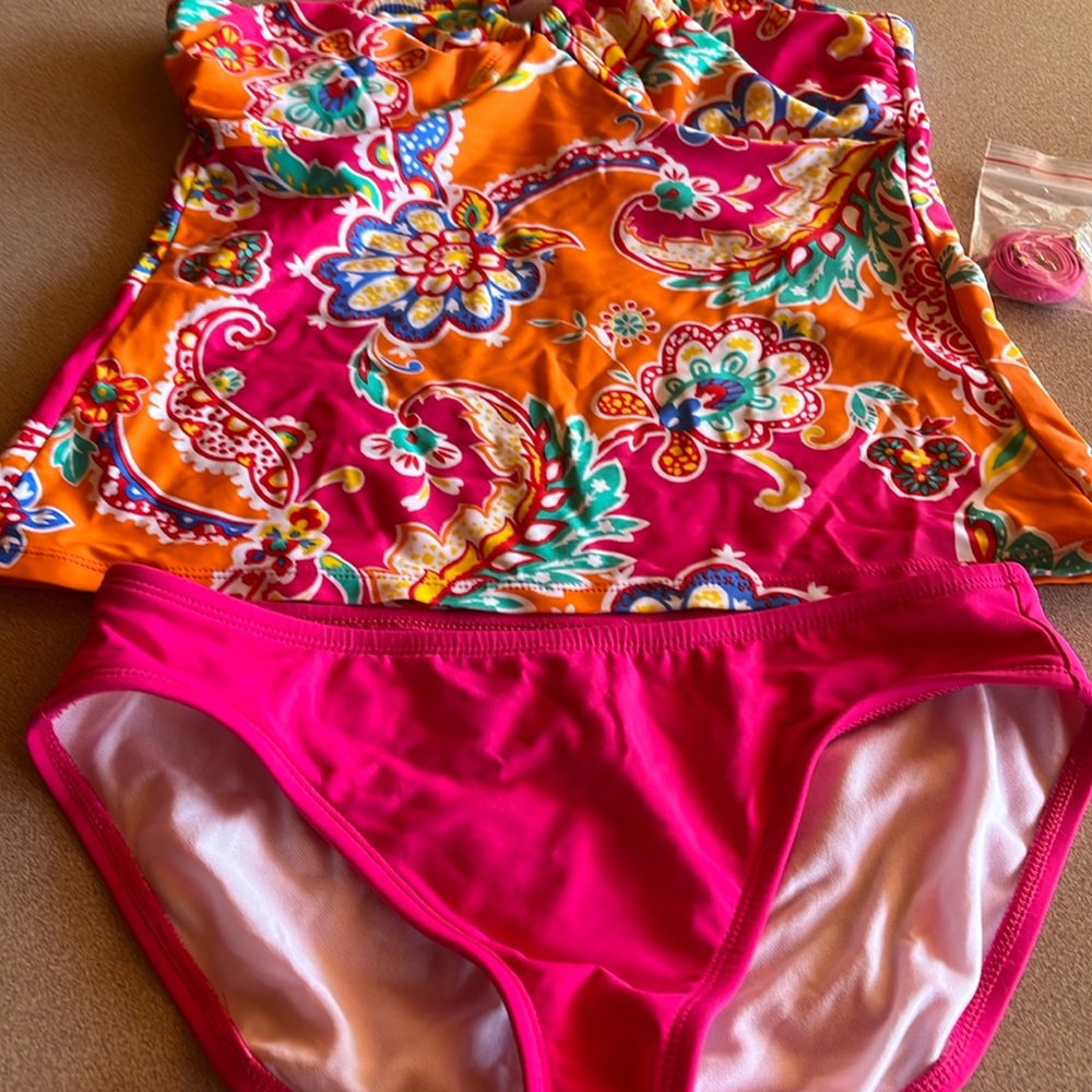 CHAPS 2 Piece Swim Suite Top Size 8 Bottoms Size 6